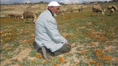 قصة رجل لا يصلي سأل رجلا يصلي