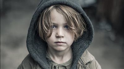 الولد الفقير الذي أعاد المليونيرة إلى الحياه