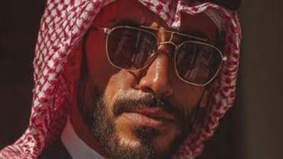 في ليلة زفافي حملتُ زوجي المُقعد إلى السرير واكتشفت حقيقة جعلتني متجمّدة في مكاني