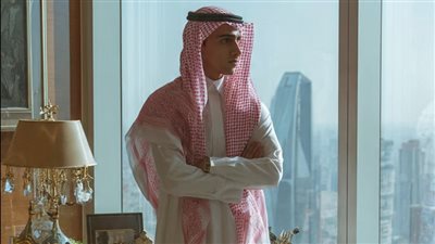 حافية القدمين إلى المجد قصة خريجة هزّت القاعة والعقول