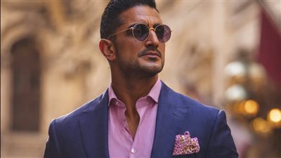 زوجة الأب رمت الطفلة في الشارع بعد جنازة أبيها… لكن المحامي كشف وصية سرّية قلبت حياتها رأسًا على عقب