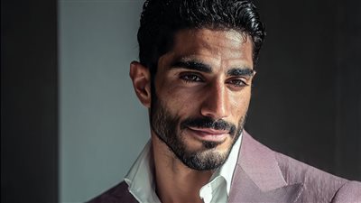 مديرة بنك تهين رجلاً أسودَ مسنًا جاء لسحب أمواله وبعد ساعات فقط خسرت صفقة بثلاثة مليارات دولار