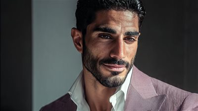 الملياردير وضع كاميرات لمراقبة المربّية لكن ما رآه مع ابنه صدمه صدمة العمر
