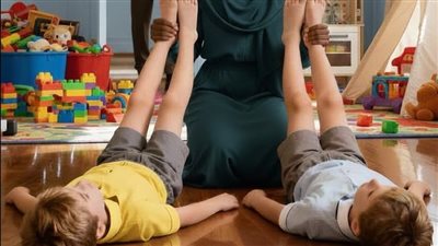 عاد الملياردير مبكرًا إلى البيت… وما رآه مع توأميه المشلولين جعله يعيد تعريف المعجزة